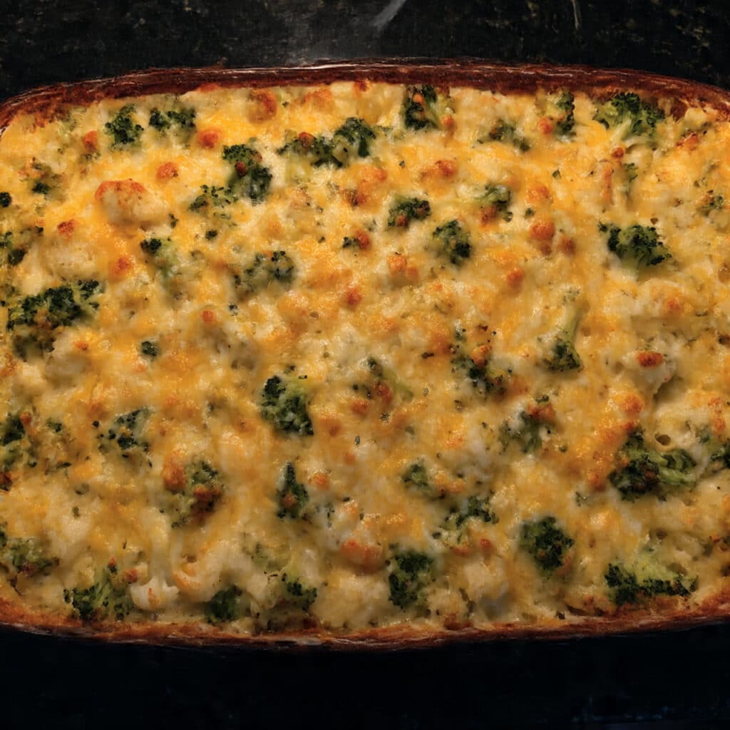 Cheesy Cauliflower and Broccoli Casserole is the ultimate comfort food—creamy, cheesy, and topped with golden buttery crackers