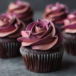 Midnight Rose Garden Cupcakes 9 Midnight Rose Garden Cupcakes