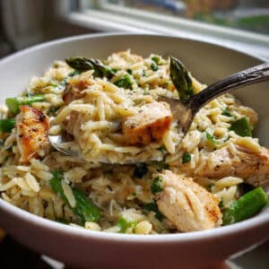 Parmesan orzo with chicken and asparagus