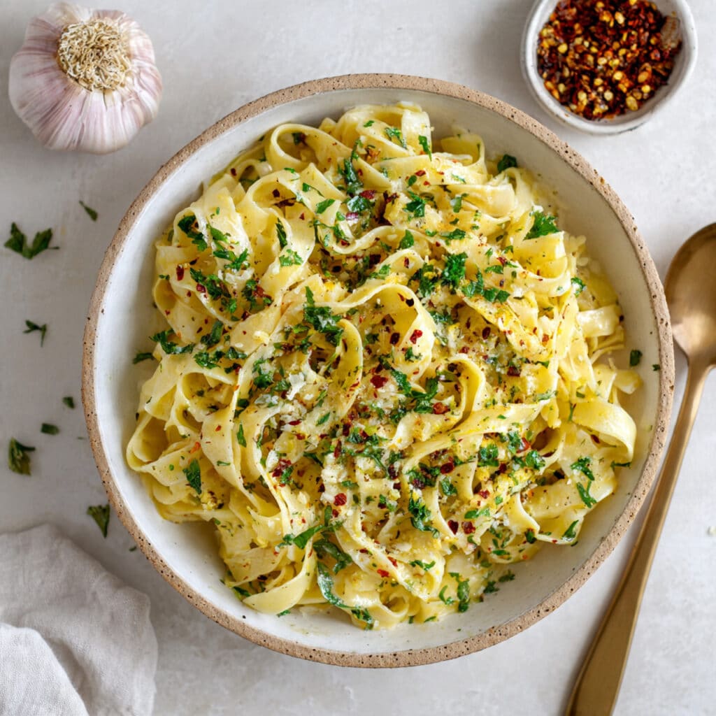 One Pot Creamy Garlic Pasta